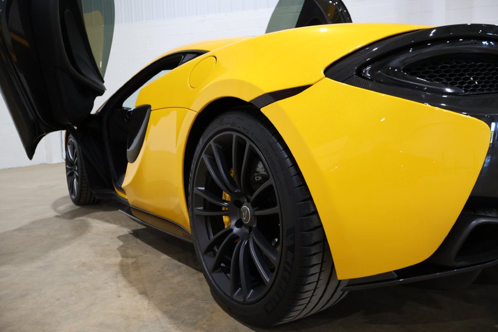 2016 McLaren 570S Base