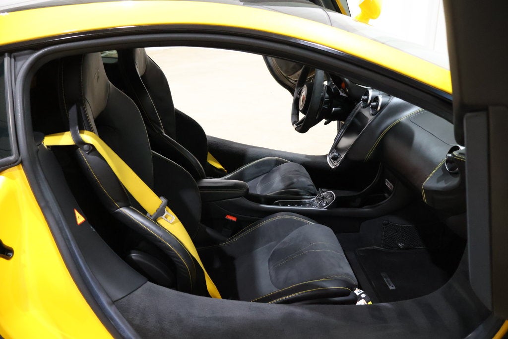 2016 McLaren 570S Base